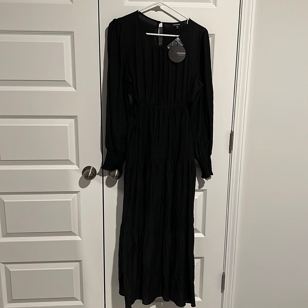 NWT size L side cutout long sleeve dress